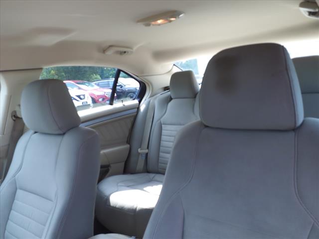 2015 Ford Taurus SE
