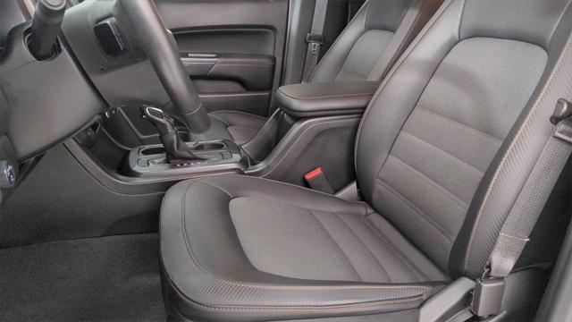 2022 GMC Canyon 4WD Crew Cab Short Box AT4 - Cloth