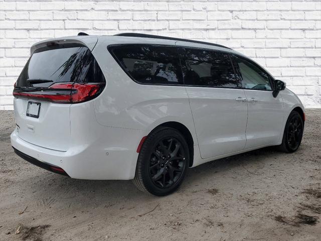 2023 Chrysler Pacifica PACIFICA TOURING L