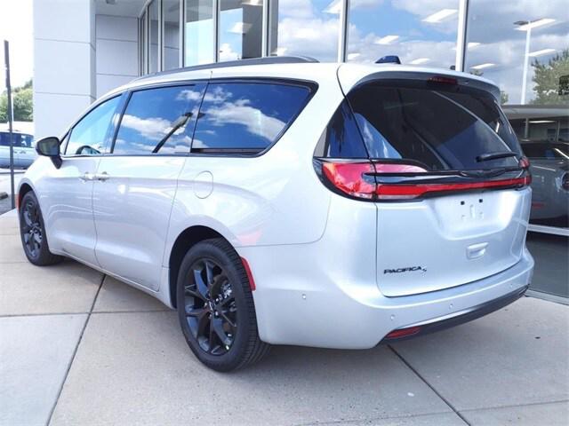 2023 Chrysler Pacifica PACIFICA TOURING L