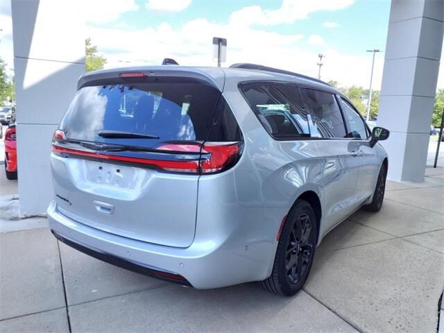 2023 Chrysler Pacifica PACIFICA TOURING L