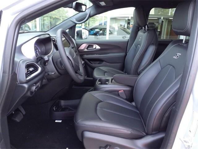 2023 Chrysler Pacifica PACIFICA TOURING L