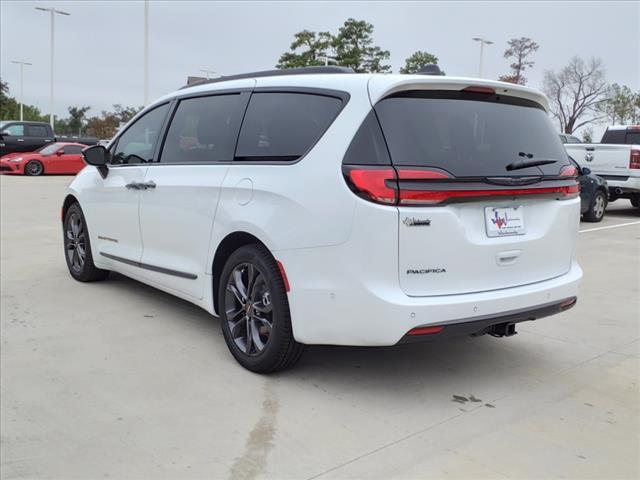 2023 Chrysler Pacifica PACIFICA TOURING L