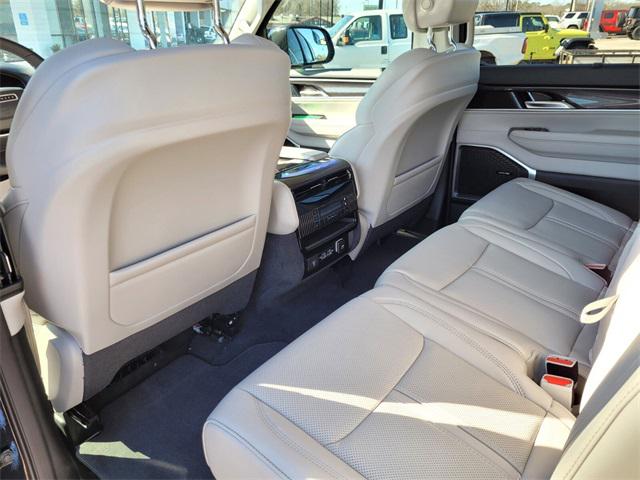 2024 Jeep Wagoneer Unknown