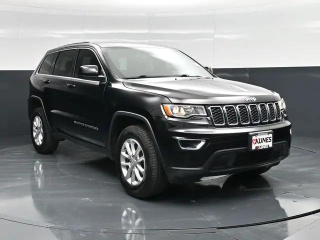 2022 Jeep Grand Cherokee Laredo E 4x4