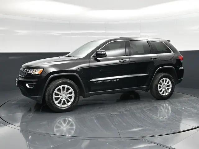 2022 Jeep Grand Cherokee Laredo E 4x4