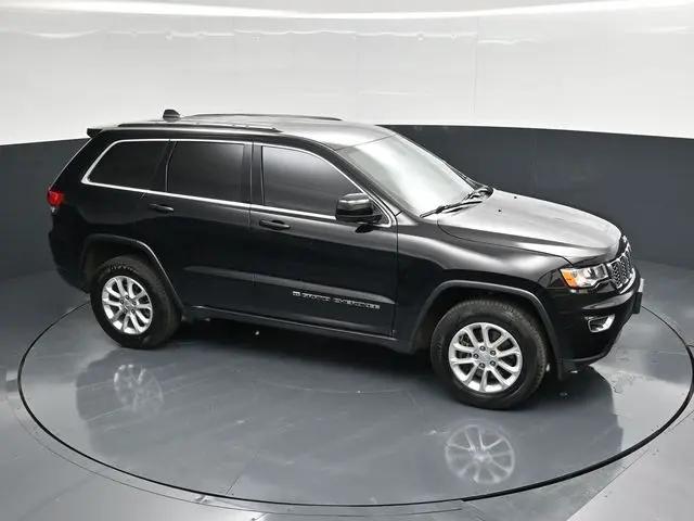 2022 Jeep Grand Cherokee Laredo E 4x4