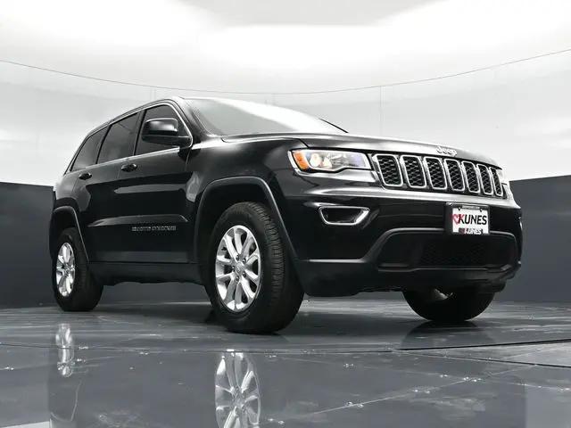 2022 Jeep Grand Cherokee Laredo E 4x4