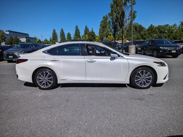 2021 Lexus ES 300h 300h
