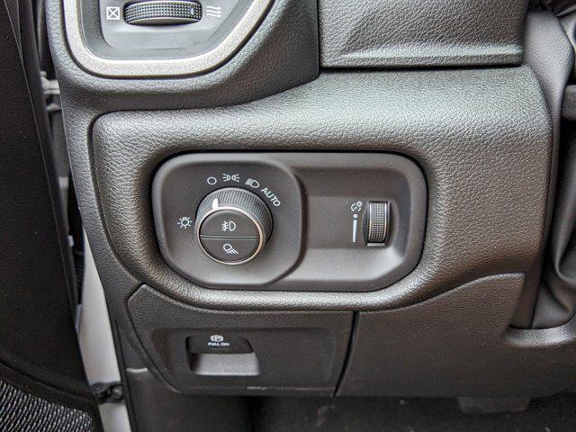 2023 RAM Ram 1500 RAM 1500 TRADESMAN CREW CAB 4X4 57 BOX