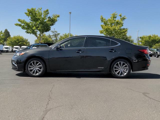 2017 Lexus ES 300h 300h