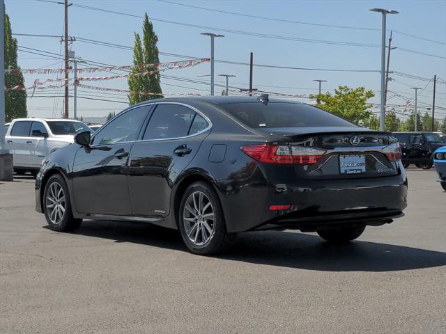 2017 Lexus ES 300h 300h