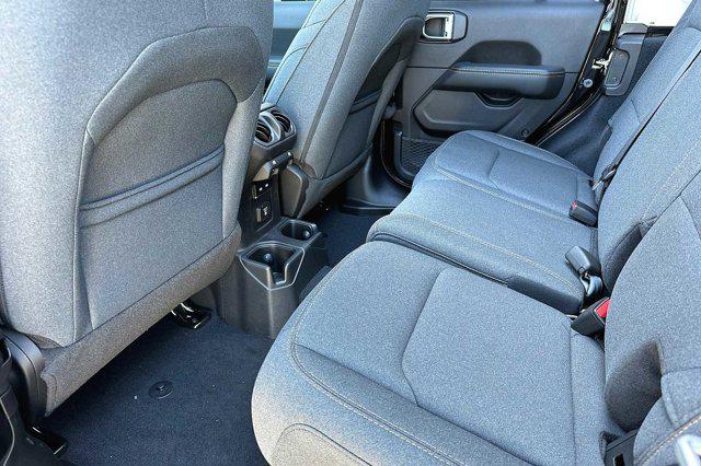 2024 Jeep Wrangler 4-Door Sahara 4x4