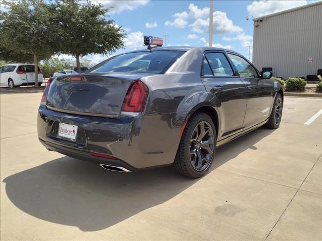 2023 Chrysler Chrysler 300 300 TOURING L RWD