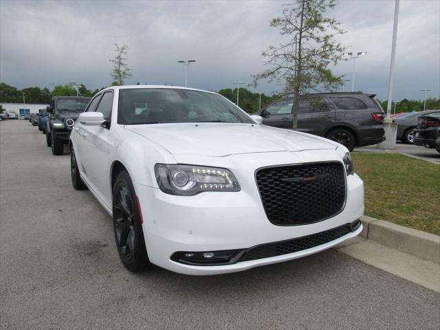 2023 Chrysler Chrysler 300 300S V6