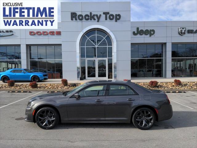 2023 Chrysler Chrysler 300 300 TOURING L RWD