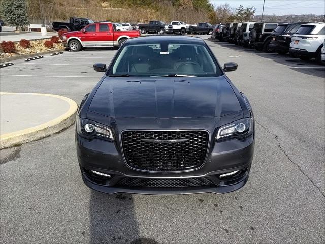 2023 Chrysler Chrysler 300 300 TOURING L RWD