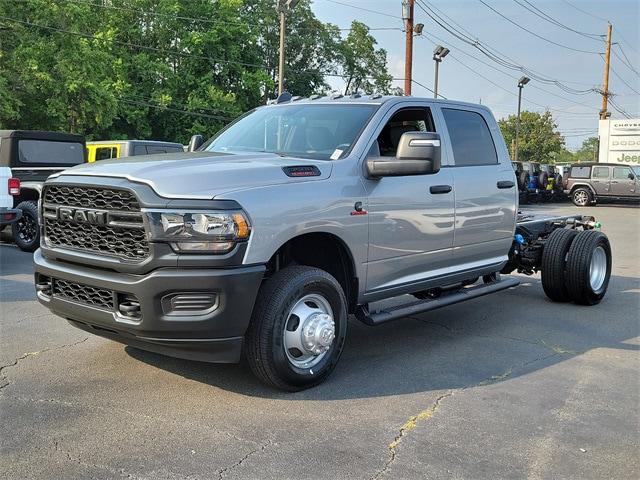 2023 RAM Ram 3500 Chassis Cab RAM 3500 TRADESMAN CREW CAB CHASSIS 4X4 60 CA