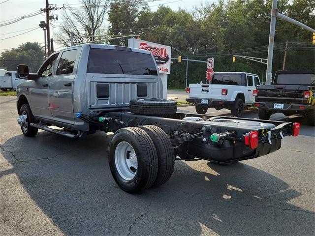 2023 RAM Ram 3500 Chassis Cab RAM 3500 TRADESMAN CREW CAB CHASSIS 4X4 60 CA