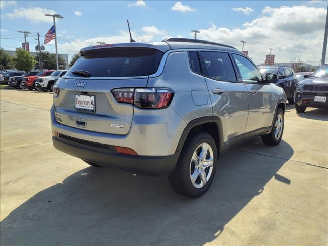 2023 Jeep Compass COMPASS LATITUDE 4X4