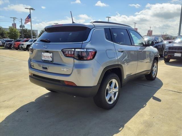 2023 Jeep Compass COMPASS LATITUDE 4X4