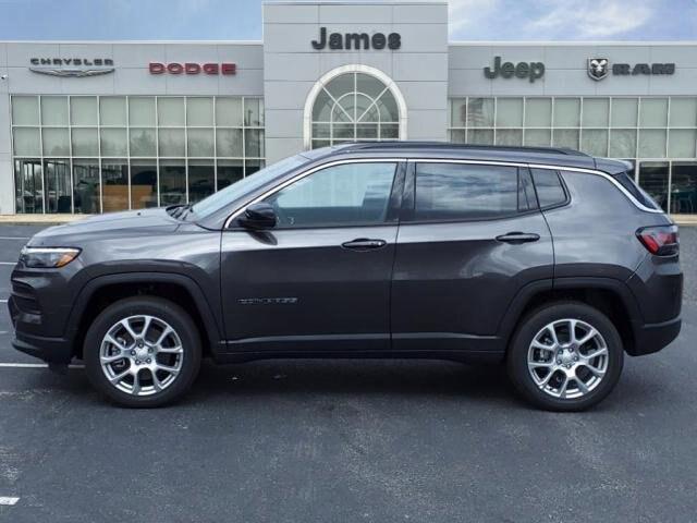 2023 Jeep Compass COMPASS LATITUDE LUX 4X4