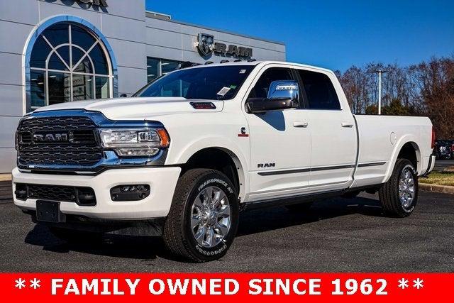 2024 RAM Ram 3500 RAM 3500 LIMITED CREW CAB 4X4 8 BOX