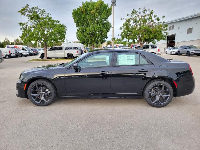 2023 Chrysler Chrysler 300 300 TOURING L RWD