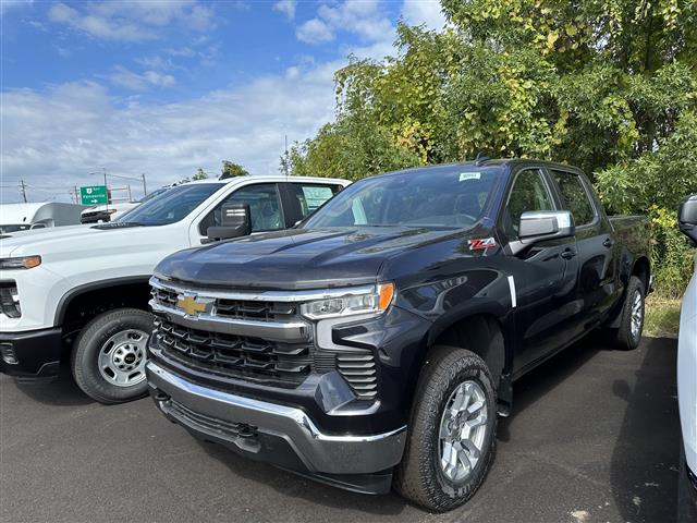 2023 Chevrolet Silverado 1500 4WD Crew Cab Standard Bed LT