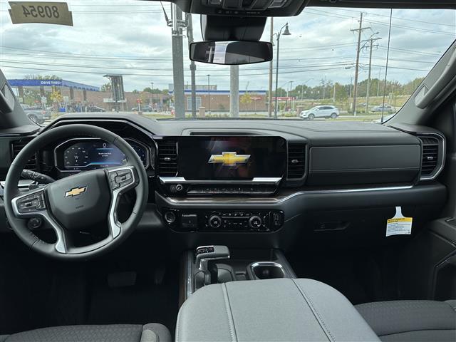 2023 Chevrolet Silverado 1500 4WD Crew Cab Standard Bed LT
