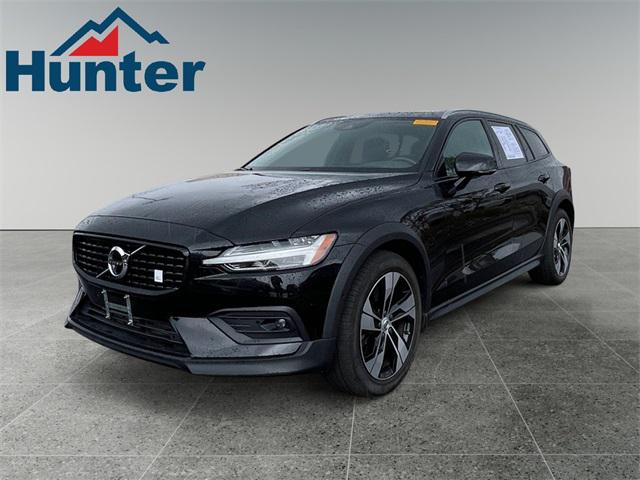 2021 Volvo V60 Cross Country