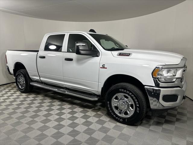 2024 RAM Ram 3500 RAM 3500 TRADESMAN CREW CAB 4X4 64 BOX