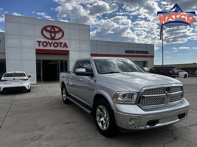 2017 RAM 1500 Laramie Crew Cab 4x4 57 Box