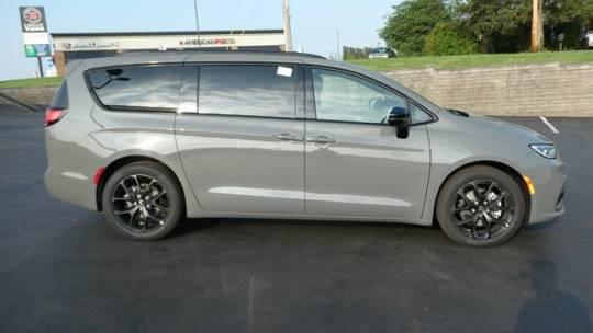 New Certified 2023 Chrysler Pacifica Limited near Kirksville, MO - Vaughn  Automotive