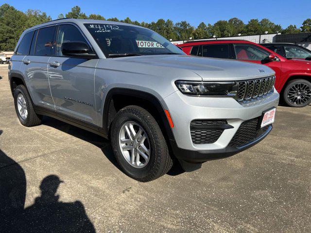 2023 Jeep Grand Cherokee GRAND CHEROKEE LAREDO 4X2