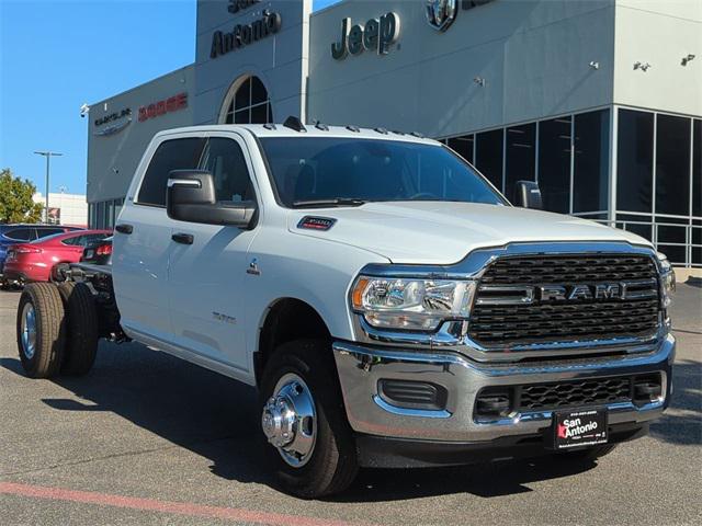2024 RAM Ram 3500 Chassis Cab RAM 3500 SLT CREW CAB CHASSIS 4X4 60 CA
