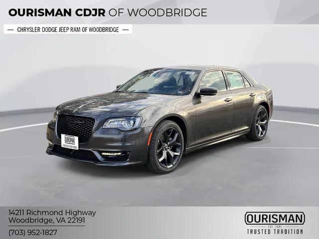 2023 Chrysler Chrysler 300 300 TOURING L RWD