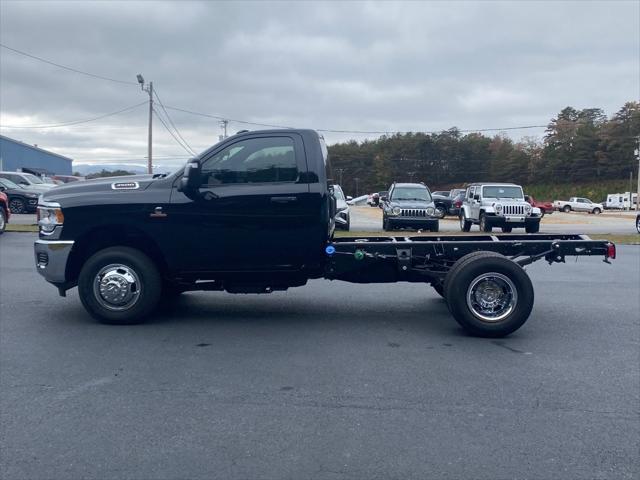 2024 RAM Ram 3500 Chassis Cab RAM 3500 TRADESMAN CHASSIS REGULAR CAB 4X4 60 CA