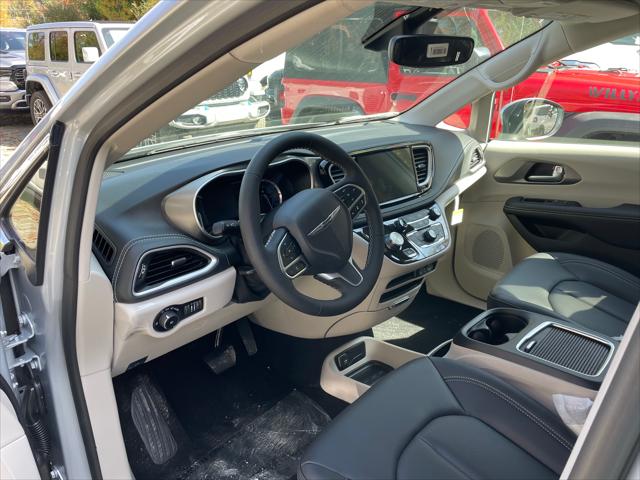 2023 Chrysler Pacifica Hybrid PACIFICA PLUG-IN HYBRID TOURING L 2023 Chrysler Pacifica Hybrid PACIFICA PLUG-IN HYBRID TOURING L