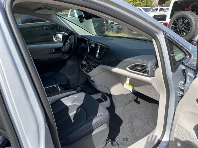 2023 Chrysler Pacifica Hybrid PACIFICA PLUG-IN HYBRID TOURING L 2023 Chrysler Pacifica Hybrid PACIFICA PLUG-IN HYBRID TOURING L