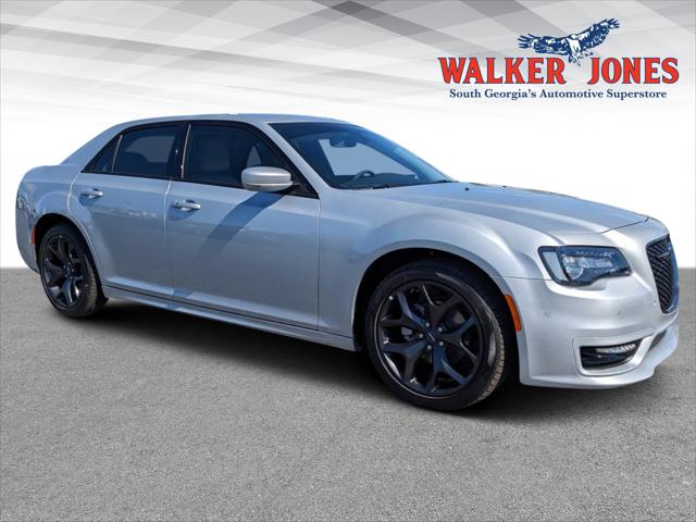 2023 Chrysler Chrysler 300 300 TOURING L RWD