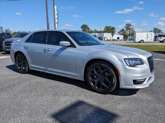 2023 Chrysler Chrysler 300 300 TOURING L RWD