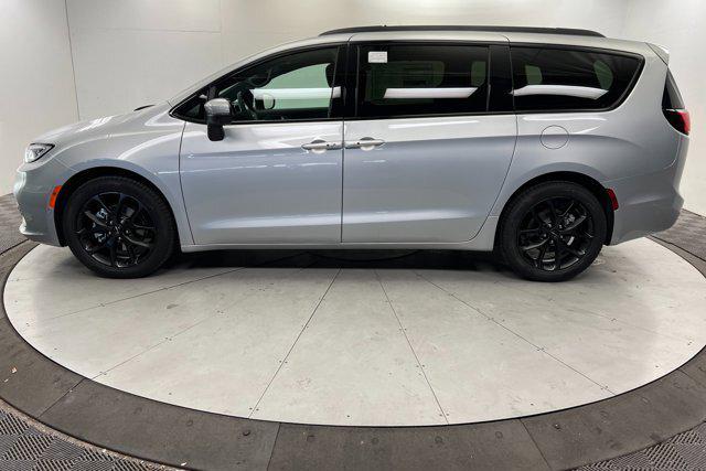 2023 Chrysler Pacifica PACIFICA TOURING L