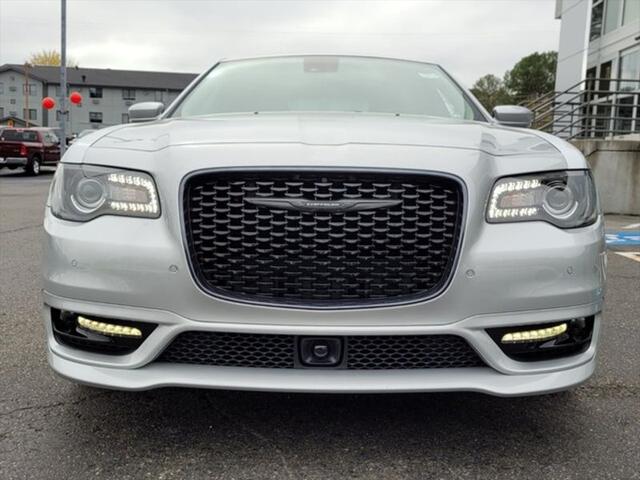 2023 Chrysler Chrysler 300 300 TOURING L RWD