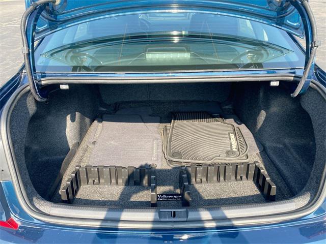 2019 Volkswagen Passat 2.0T Wolfsburg Edition