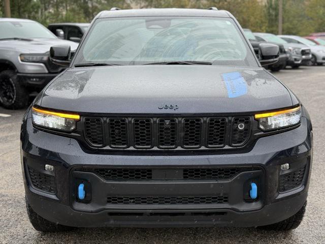2022 Jeep Grand Cherokee 4xe Trailhawk 4x4 2022 Jeep Grand Cherokee 4xe Trailhawk 4x4