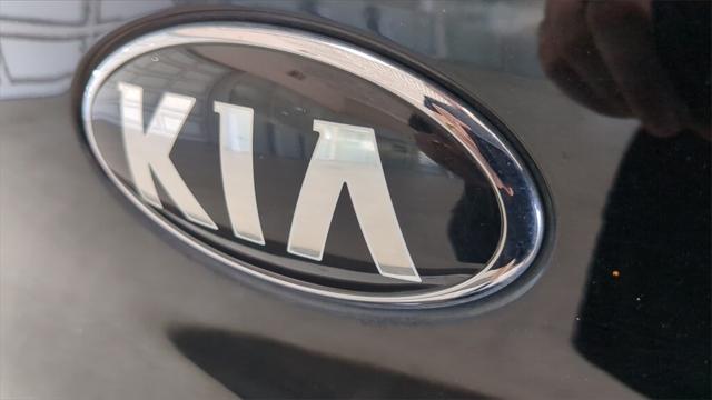 2017 Kia Cadenza Premium