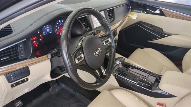 2017 Kia Cadenza Premium
