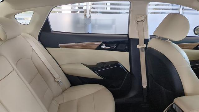 2017 Kia Cadenza Premium