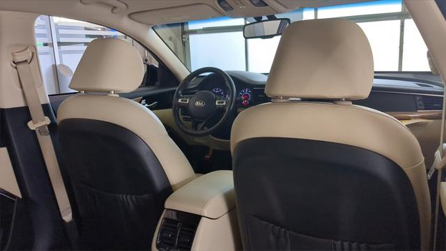 2017 Kia Cadenza Premium